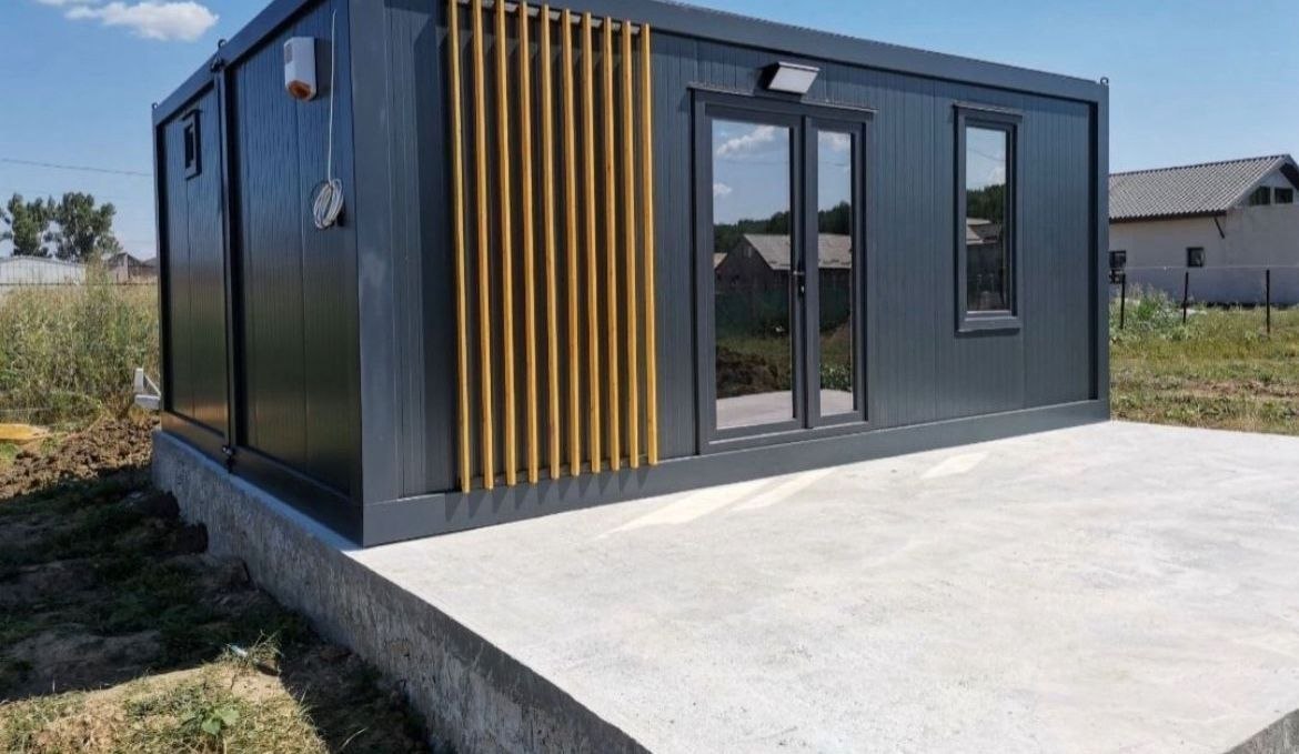 Modul container cu accent din lemn