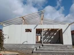 Structura metalică a unei case modulare în lucru